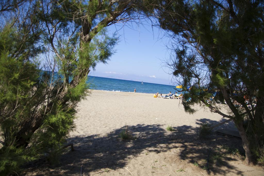 Minoas Hotel Amoudara  Bagian luar foto