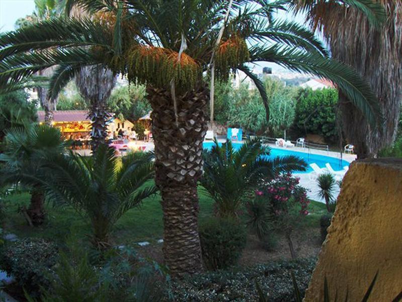 Minoas Hotel Amoudara  Bagian luar foto