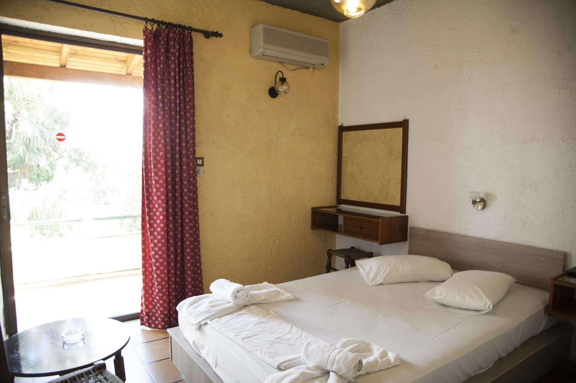 Minoas Hotel Amoudara  Bagian luar foto