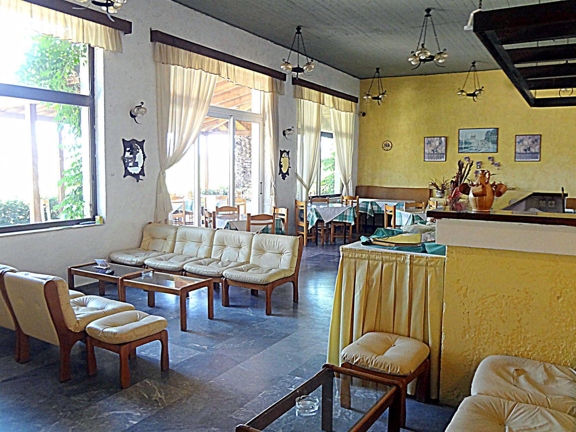 Minoas Hotel Amoudara  Bagian luar foto